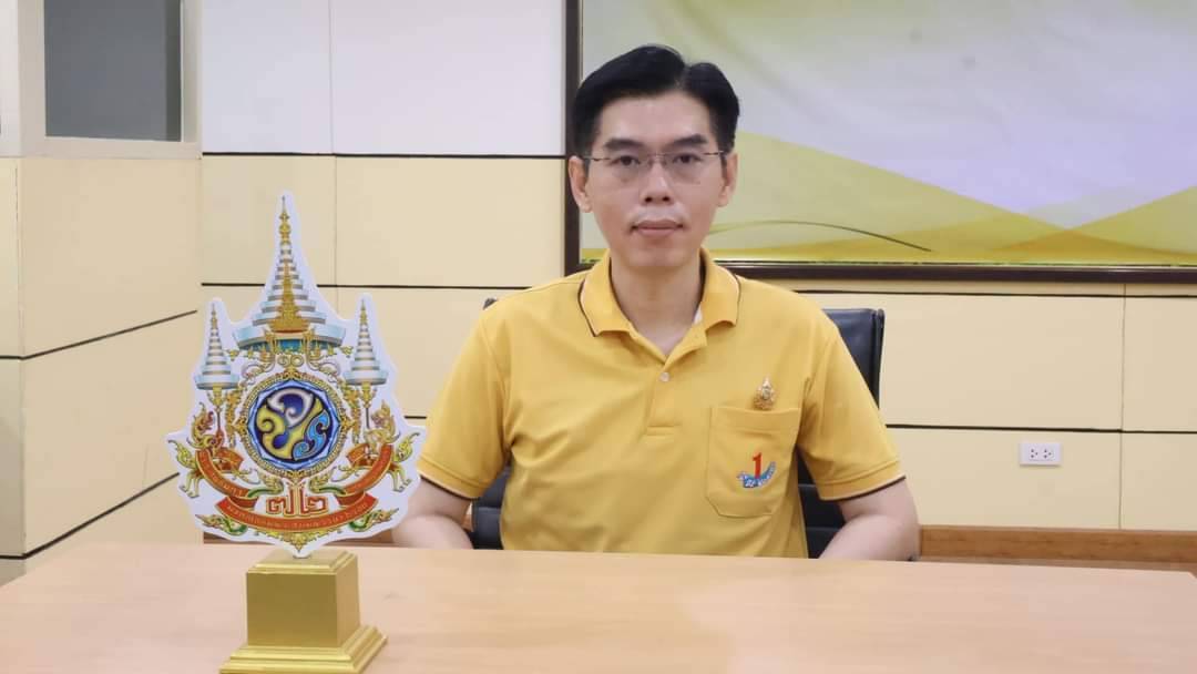 นพ.สสจ.กาญจนบุรีร่วมงานกระทรวงสาธารณสุขรวมใจ สำนึกในพระมหากรุณาธิคุณ   สรุปผลโครงการพาหมอไปหาประชาชนผ่านระบบออนไลน์