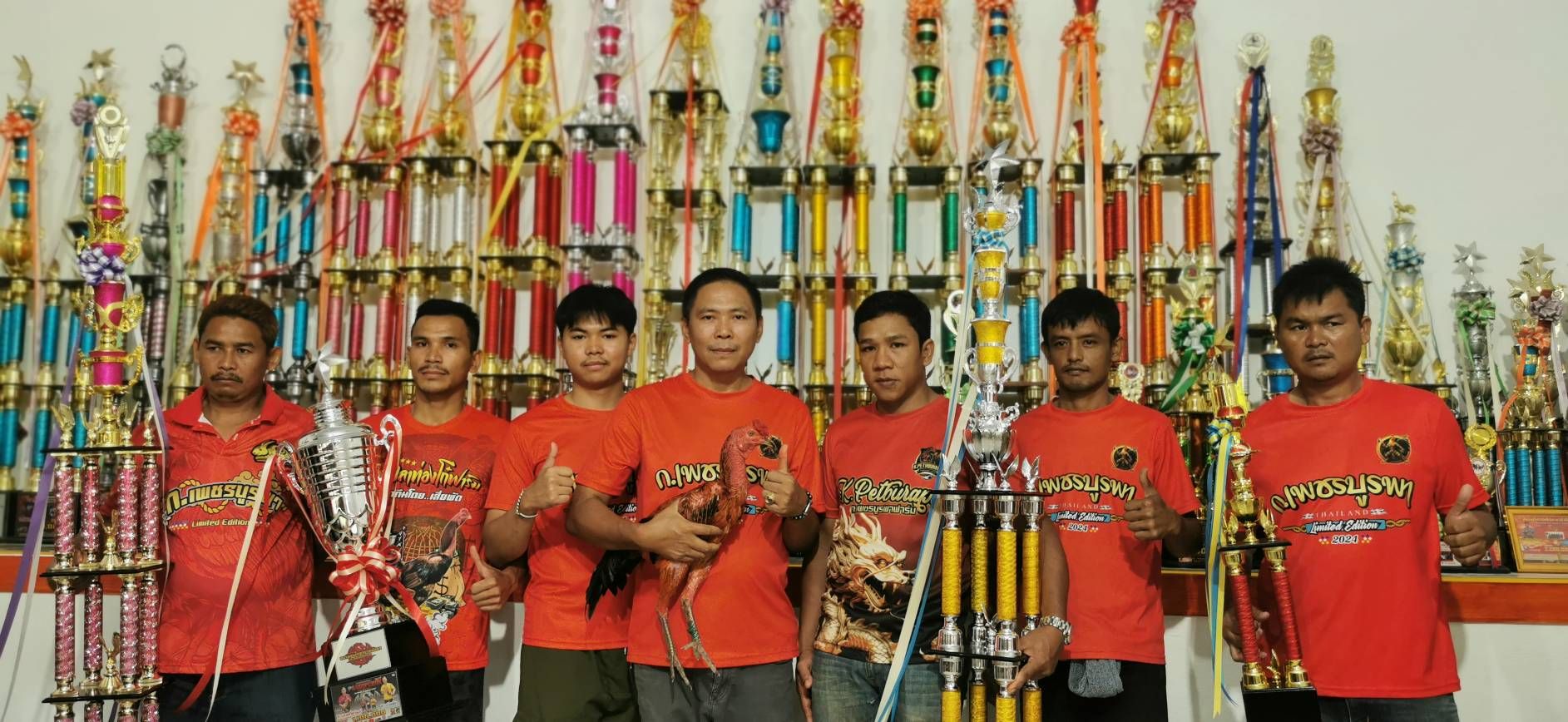  อดีตหนุ่มโรงงานผันเลี้ยงไก่ชนเงินล้าน คว้าแชมป์ 3 สมัยซ้อน เปิดผสมสัปดาห์เดียวทำเงิน 1.5 ล้าน เตรียมรีดน้ำเชื้อขาย