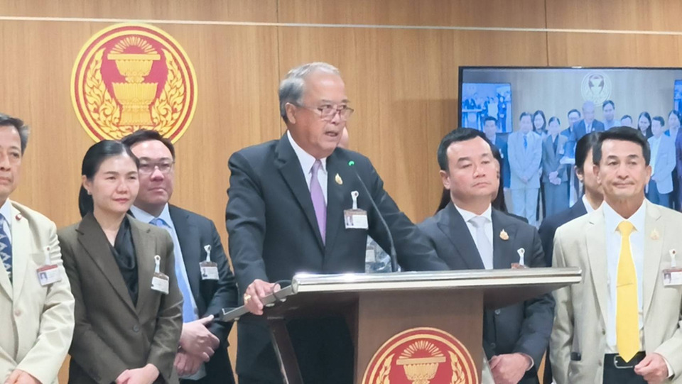 "ชูศักดิ์" สุดเสียใจ! ร่างแก้ รธน. เพื่อไทยตกรอบ ชี้ถูกการเมืองเล่นงาน ยันหนุนร่าง ปชช. เพราะยึดโยงประชาชน