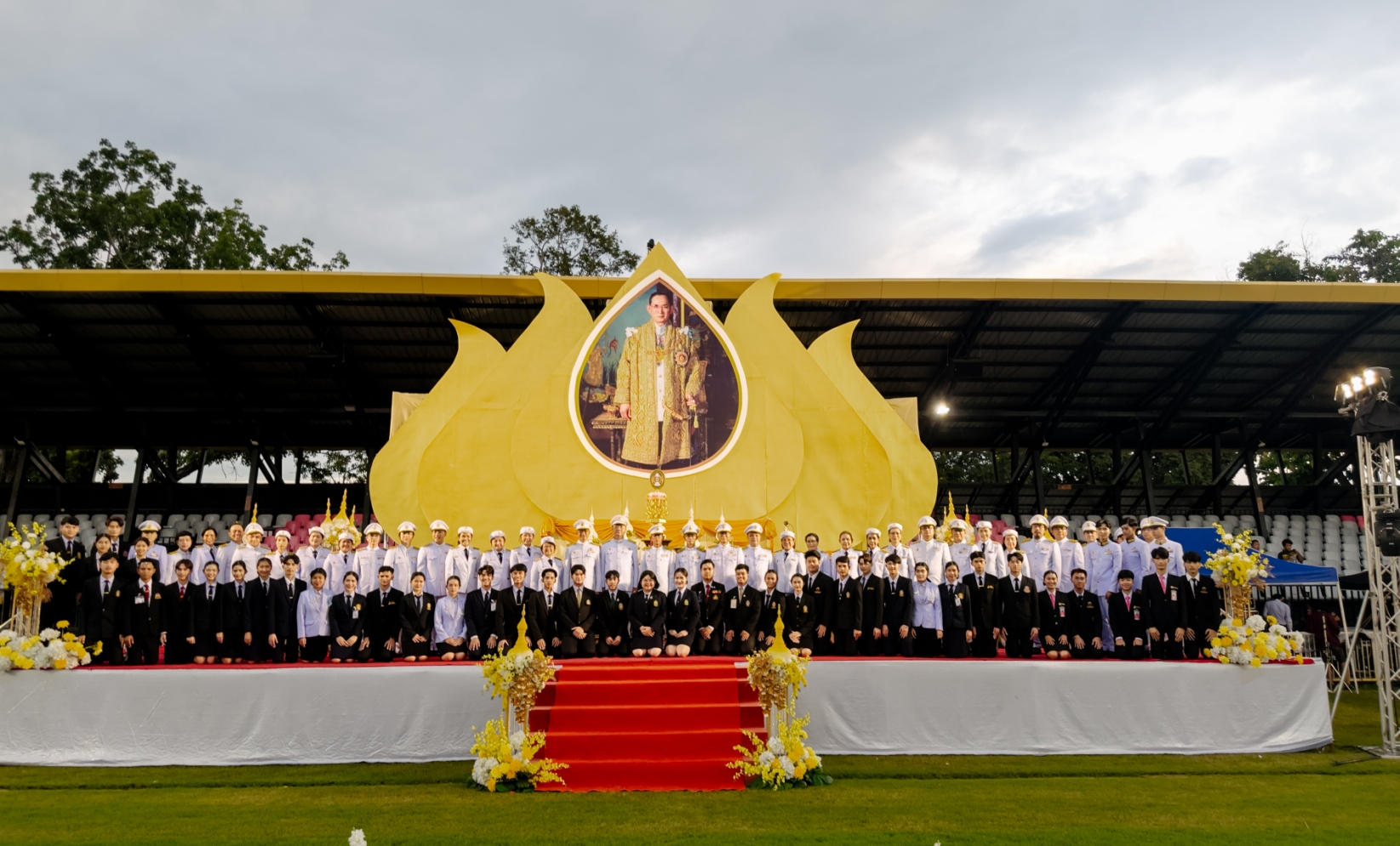 ม.ราชภัฏอุบลราชธานี จัดพิธีอัญเชิญตราพระราชลัญจกร และ บายศรีสู่ขวัญน้องใหม่