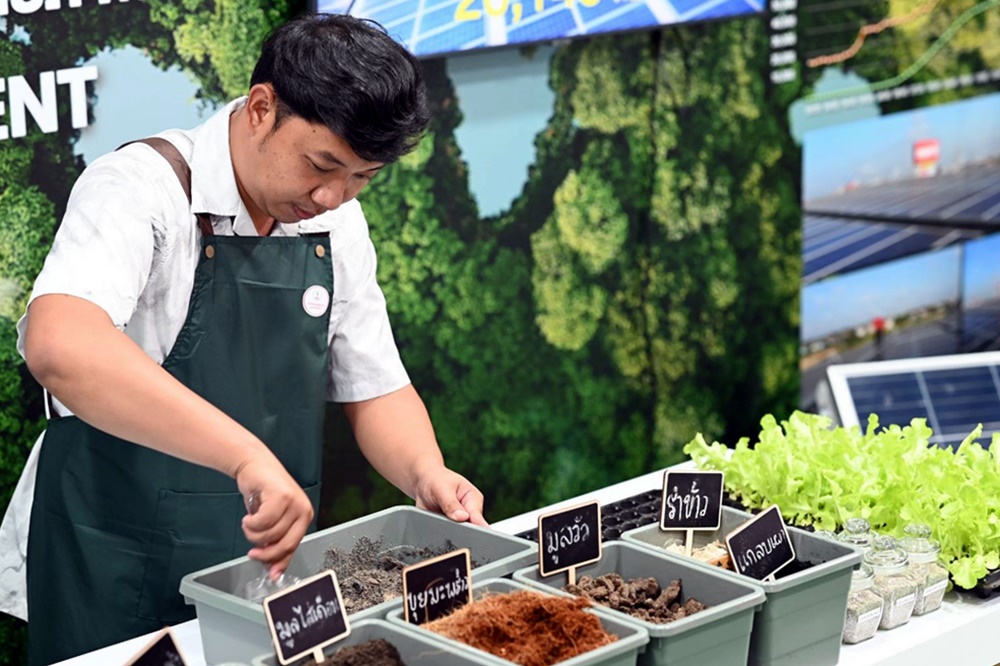 "ธนวัฒน์ ว่องไวตระการ" Young Smart Farmer เกษตรกรรุ่นใหม่ กับการพลิกแนวคิด เพิ่มมูลค่าผลผลิต ตอบเทรนด์ผู้บริโภค 