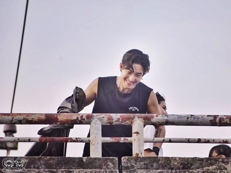 'โตโน่' เอาชีวิตเป็นเดิมพัน ว่ายน้ำข้ามเกาะช่วยสัตว์ทะเลวันนี้