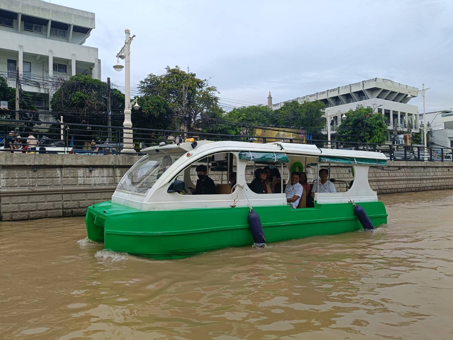 กทม. พลิกโฉมเรือคลอง! จ่อเปิดตัว "Taxi EV Boat" เรียกผ่านแอปฯ แก้ปัญหารอนาน เริ่มปลายปี 68