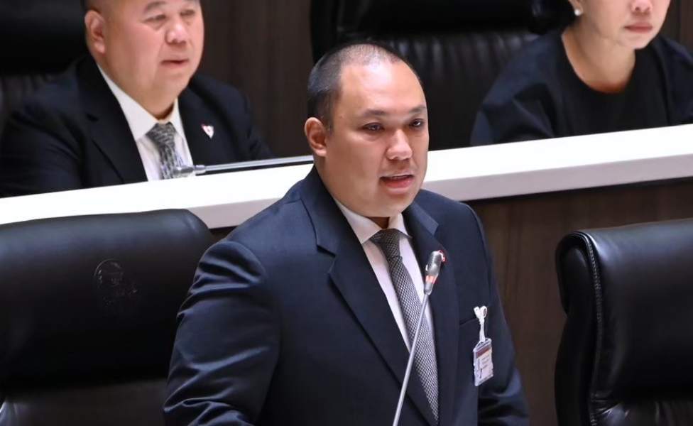 “พลพีร์” ซัดกลับ “จิรายุ” ยันไม่เป็นขี้ข้าอังเคิล ทำหน้าที่ สส. เพื่อตอบแทนประชาชน