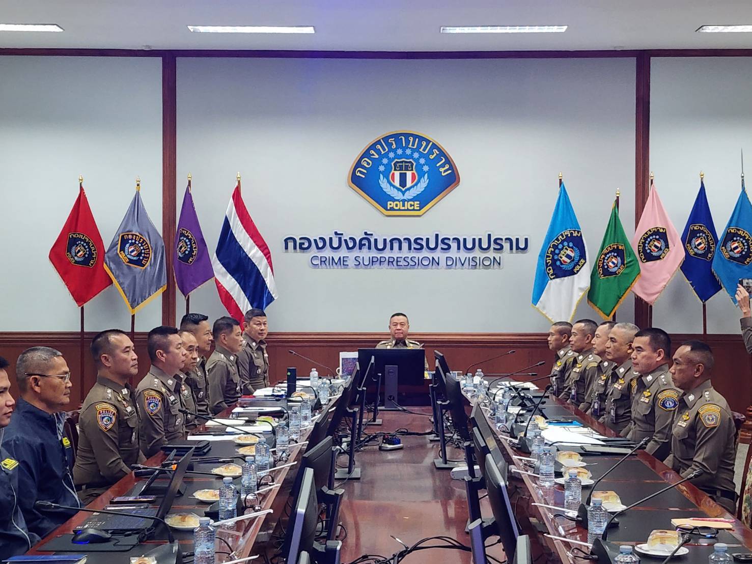 ตร.ประชุมเร่งรัดคดีหลอกลงทุนแม่ตั๊ก-ป๋าเบียร์ เตรียมส่งอัยการ