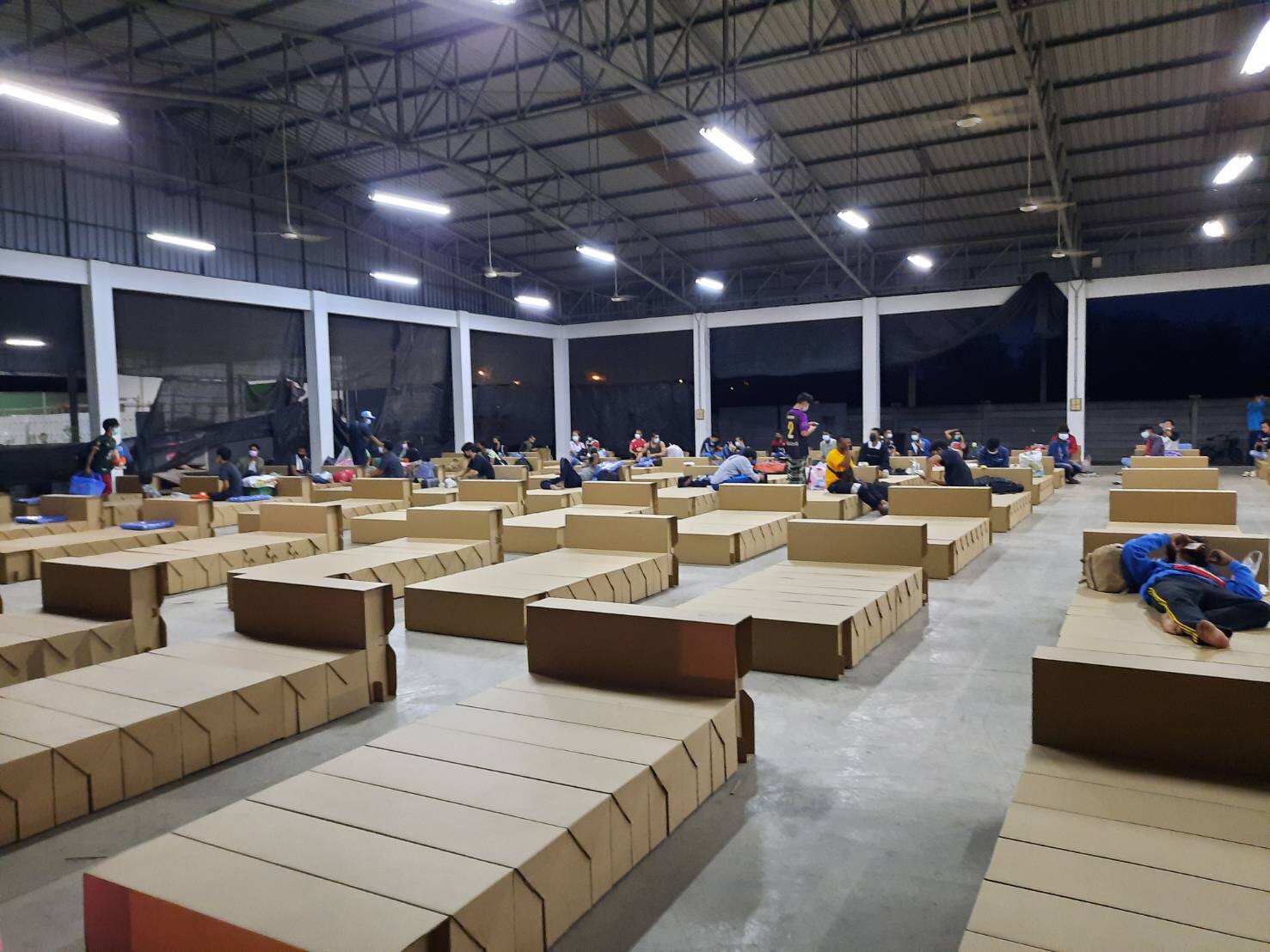  ปรับพื้นที่โรงงานสับปะรดกระป๋องหัวหินเป็นรพ.สนาม  หลังเจอแรงงานพม่าติดเชื้อเพิ่มรายวันรวม 166 คน
