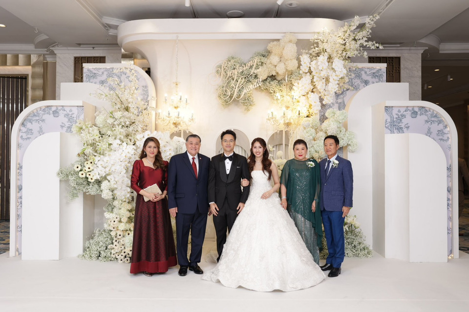 กิ่งทองใบหยก! นายกสมาคมกีฬาทางอากาศฯ ร่วมแสดงความยินดีคู่บ่าวสาว “เบญจรงค์–บัณฑิต”
