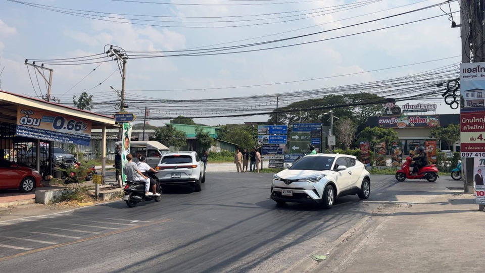 ปากเกร็ดเร่งแก้รถติด! ปลัดอาวุโสลงพื้นที่ท่าอิฐ เตรียมติดไฟจราจรสามแยกลดอุบัติเหตุ 