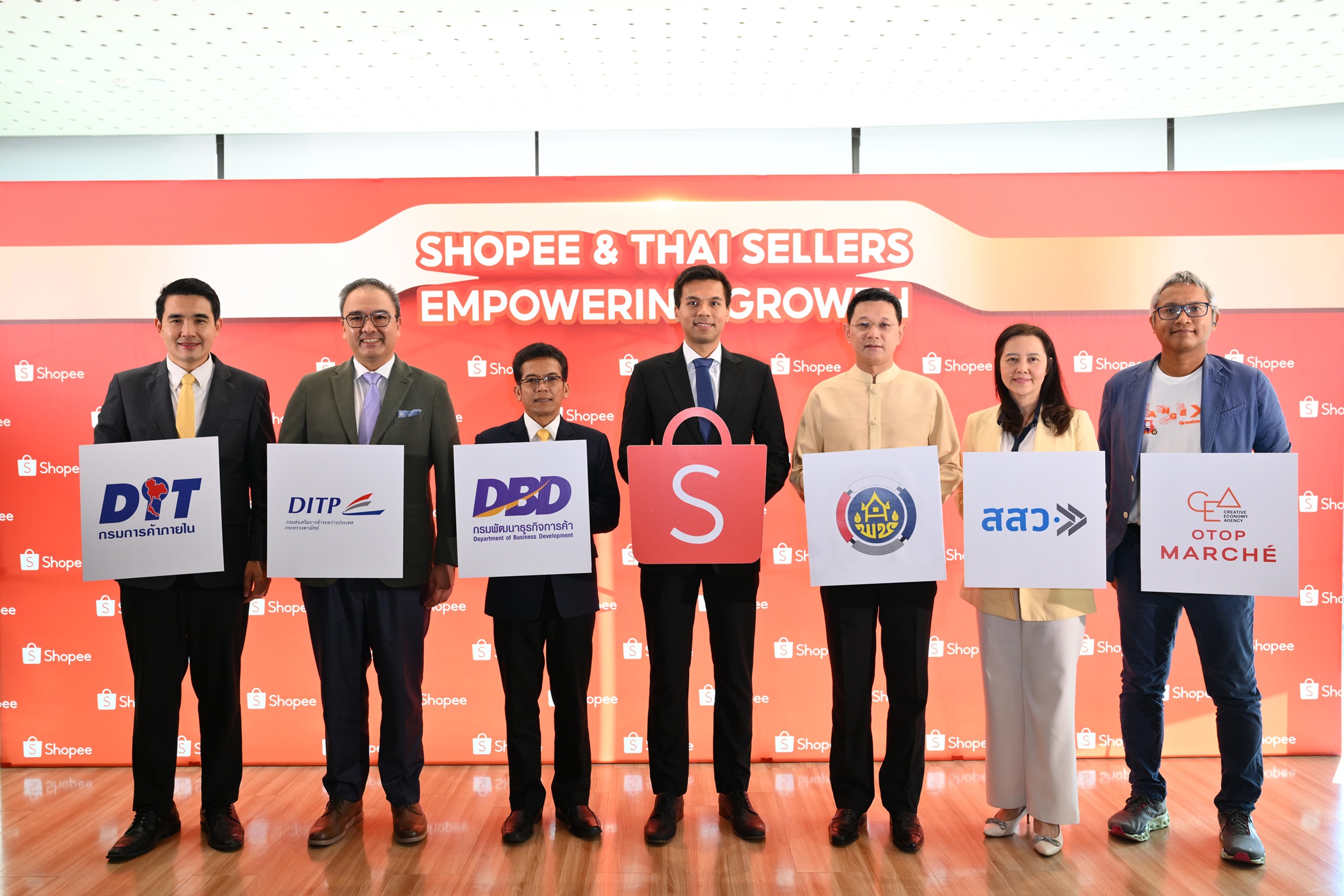 "ช้อปปี้" ผนึกกำลัง 6 หน่วยงานรัฐ ดัน SMEs ไทยสู่เวทีโลกดันยอดขาย ทะลุราวพันล้านบาทในปี 67 