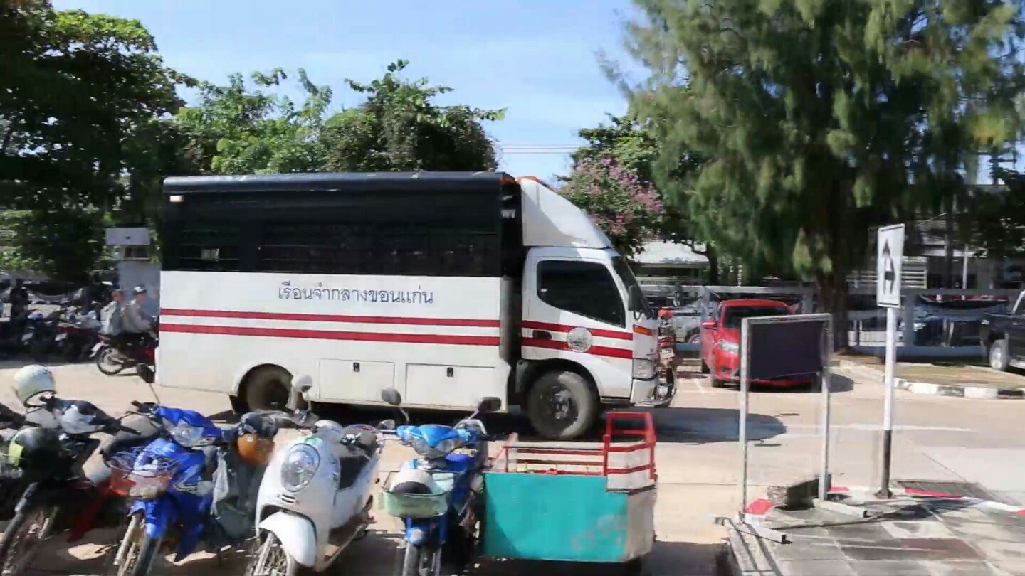 “ไผ่ ดาวดิน” ขึ้นศาลขอนแก่น คดี ม.112 และ พรบ.คอมพิวเตอร์นัดแรก จนท.ตรึงกำลังเข้มหวั่นป่วน