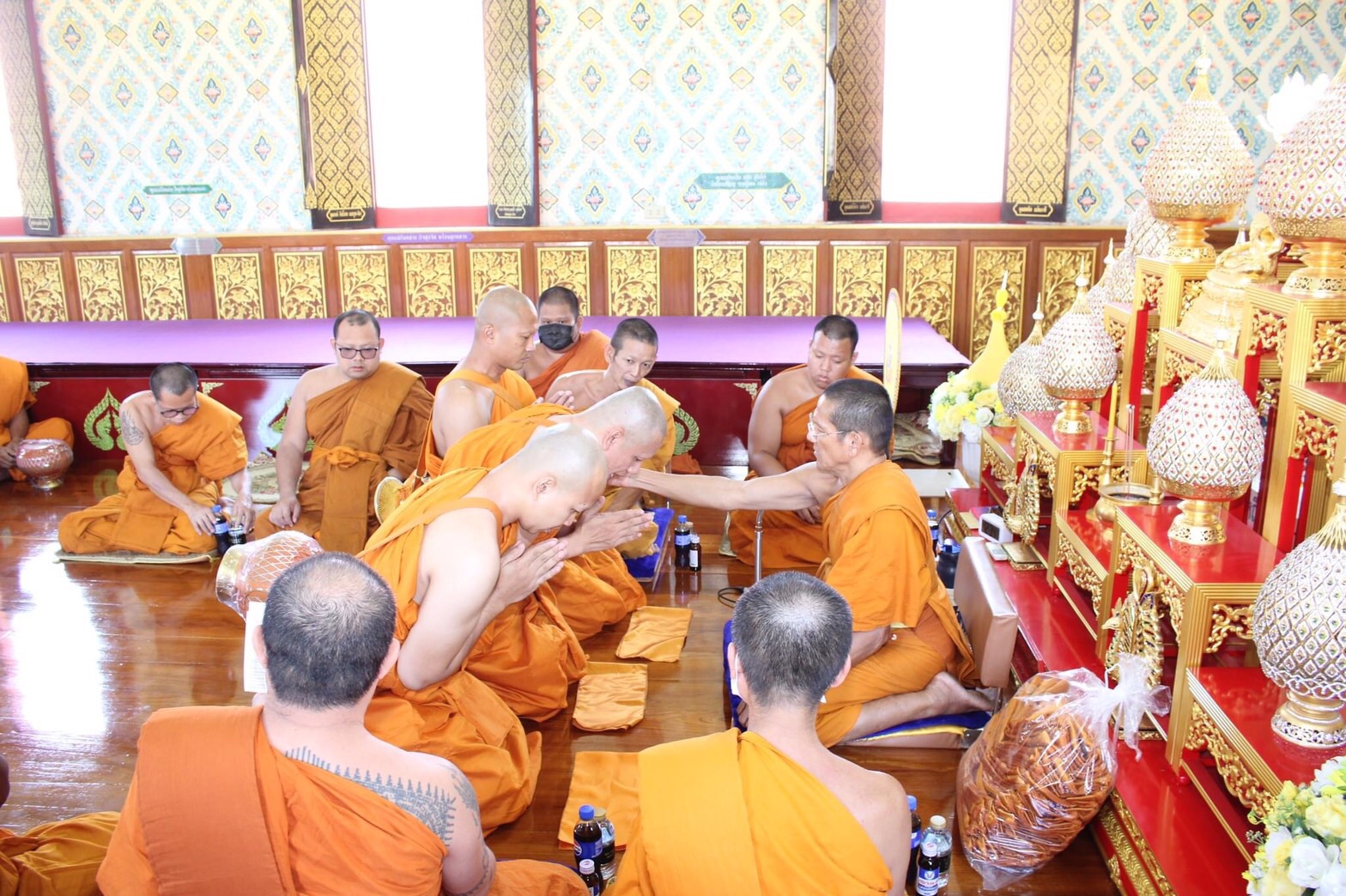 อ่างทองจัดพิธีบรรพชาโครงการอุปสมบทเฉลิมพระเกียรติพระบาทสมเด็จพระเจ้าอยู่หัว 