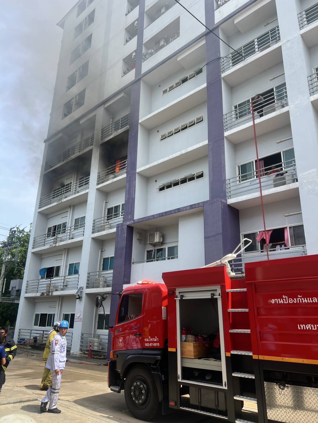 นนทบุรี ระทึกเพลิงไหม้ห้องพักนักกีฬาโรงเรียนนนทบุรีวิทยาลัย