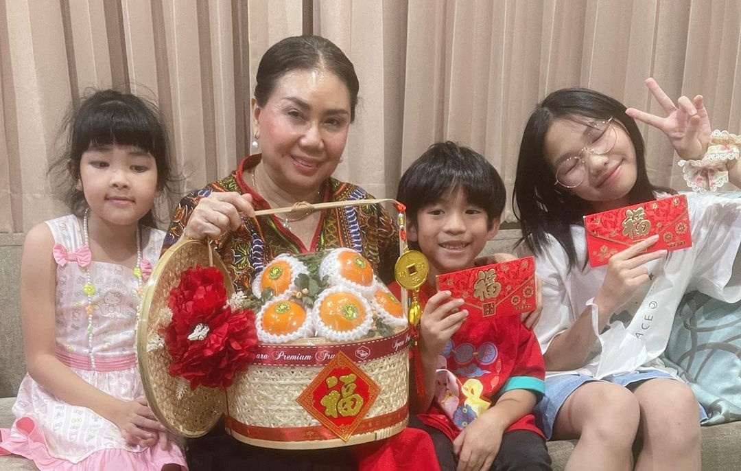ไม่เคยลืมกัน!! ""แพท" พา "น้องเรซซิ่ง" ซินเจียยู่อี่ ซินนี้ฮวดไช้ "คุณย่า" รับอังเปาตั่วตั่วไก๊