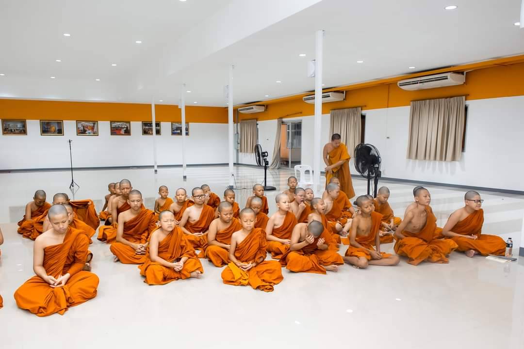 "ท่านเจ้าคุณพระวชิรวรคุณ" เจ้าอาวาสวัดศรีรัตนธรรมาราม โดยหลวงพ่อวิริยังค์ สิรินฺธโร จัดโครงการ "บรรพชาสามเณรภาคฤดูร้อน 2567"ถวายเป็นพระราชกุศลในหลวงร.10