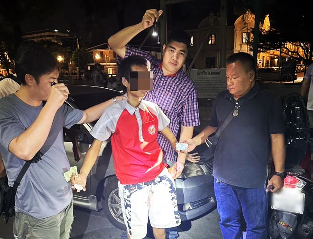 รวบโจ๋วัย 15 ปี ทำระเบิดพกกระเป๋า อ้างป้องกันตัว
