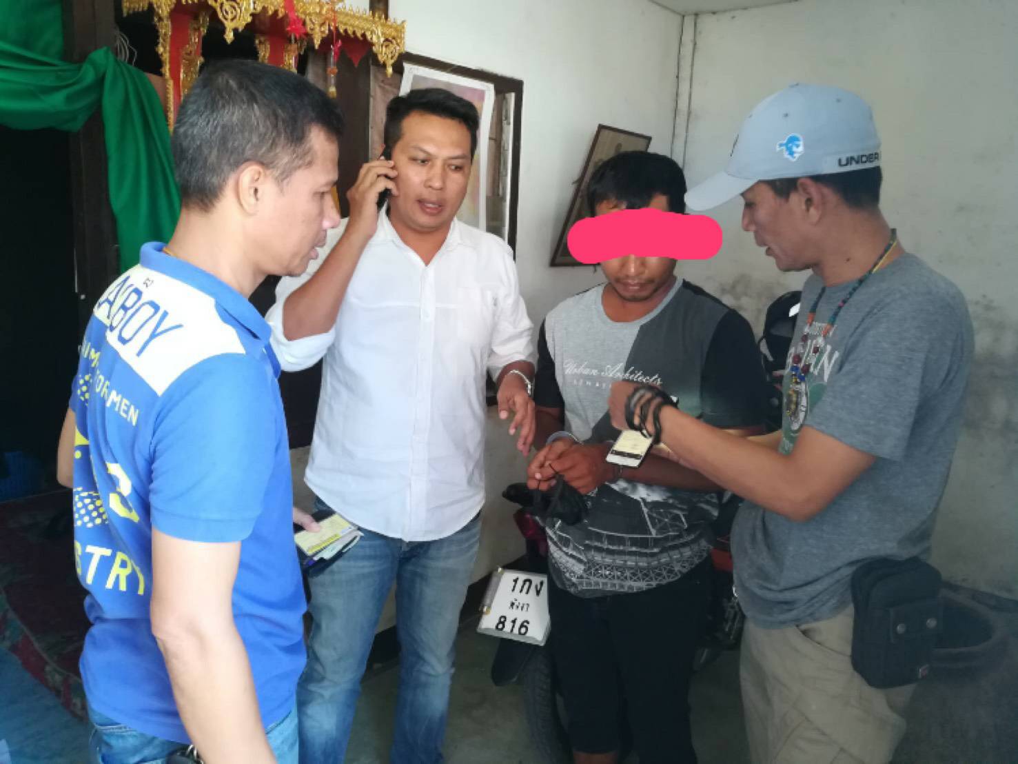 ตร.บุกรวบคนร้ายวิ่งราวสร้อยคอทองคำในร้านทองตลาดท้ายเหมือง หลังกบดานภูเก็ต