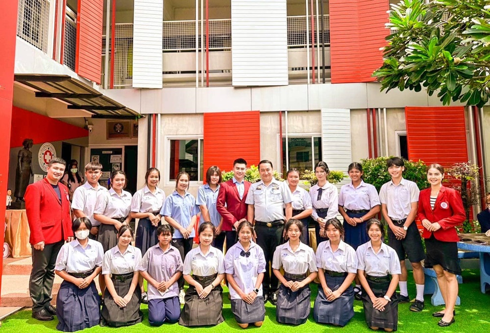 สุดปัง!! โรงเรียนเซ็นทรัลอินเตอร์ ผู้ช่วยการพยาบาล ส่งเสริมรายได้ระหว่างเรียน