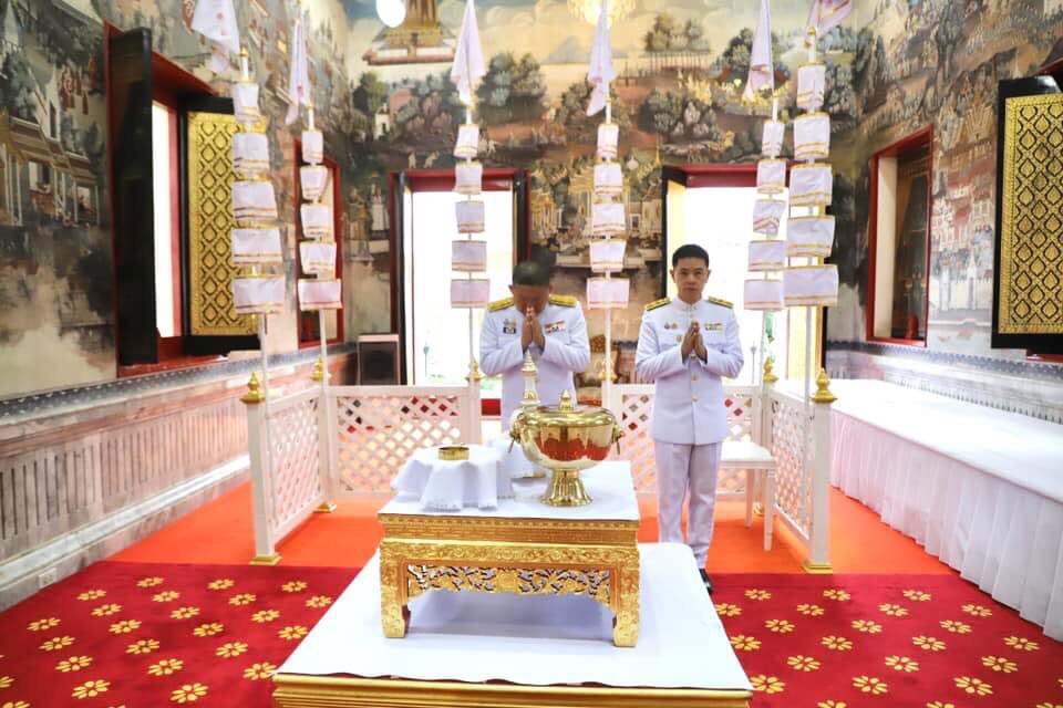 อ่างทอง เชิญคนโทน้ำพระพุทธมนต์ศักดิ์สิทธิ์จากพระอุโบสถวัดไชโยวรวิหาร ไปยังกระทรวงมหาดไทย 