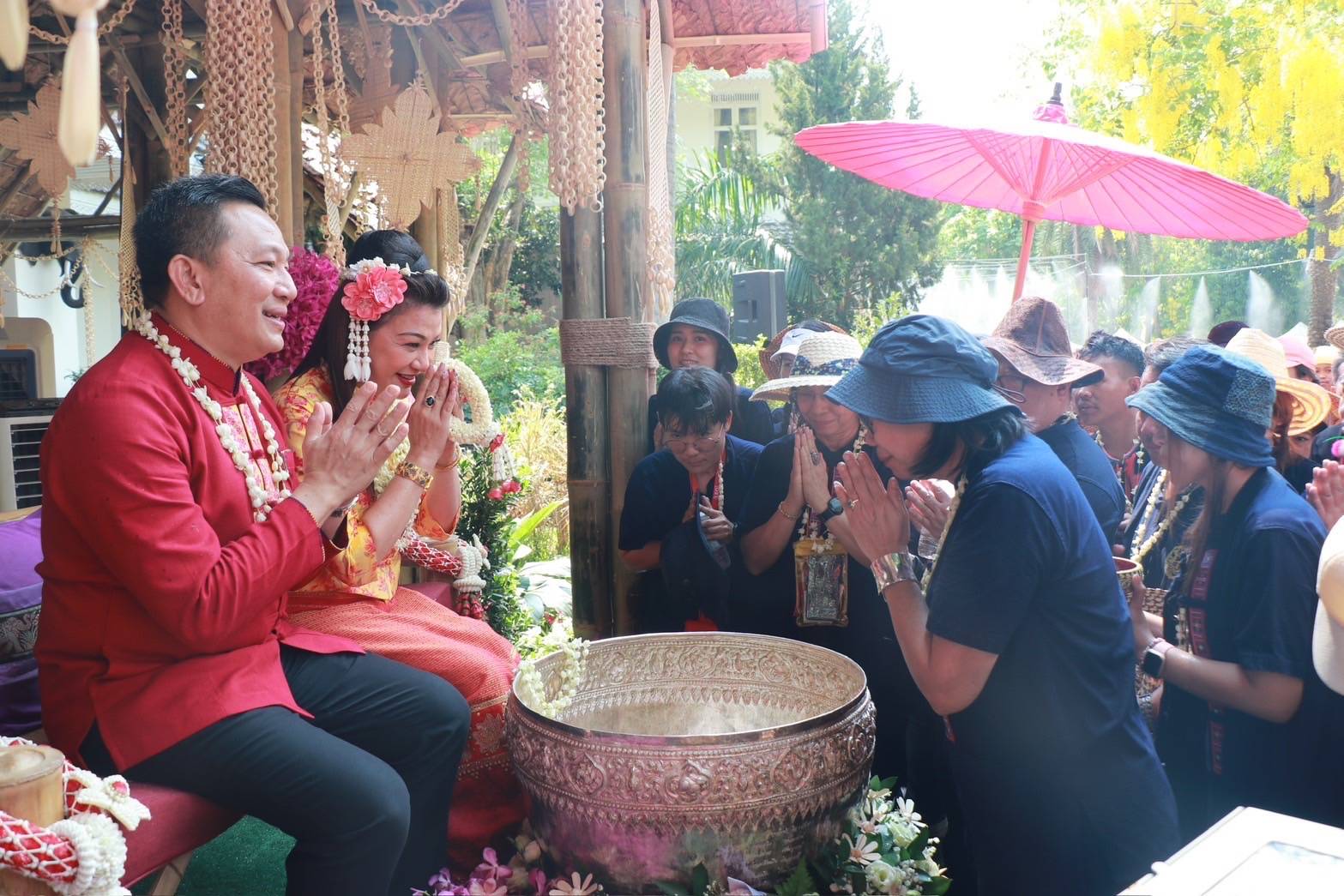 เชียงใหม่จัดงานสืบสานประเพณีสงกรานต์ล้านนาเนื่องในวันพญาวัน 