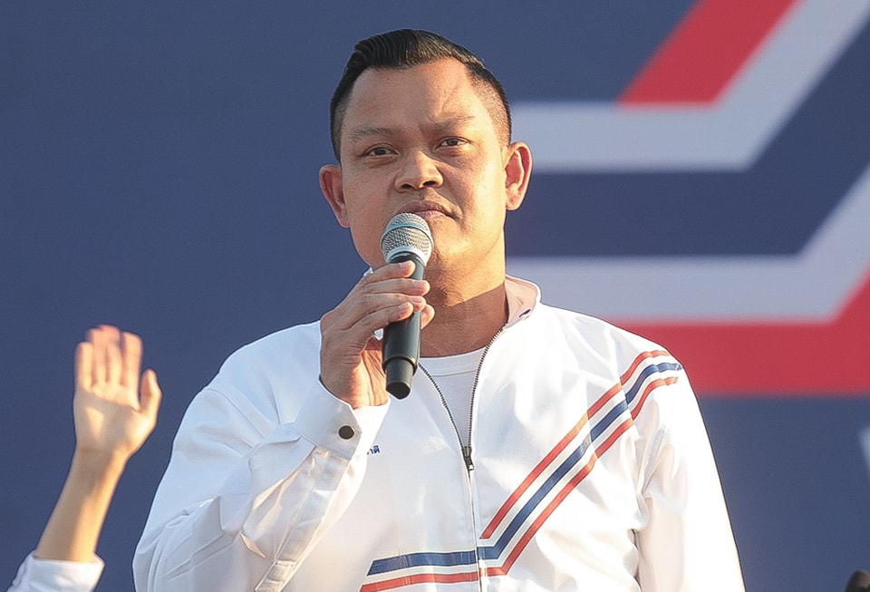 "ธนกร" ซัด "เพื่อไทย" ใส่ร้าย "รทสช." อ้างหัวคะแนนพรรคปาระเบิดรถแห่  ชี้ตร.สอบสวนแล้วไม่เกี่ยวการเมือง 