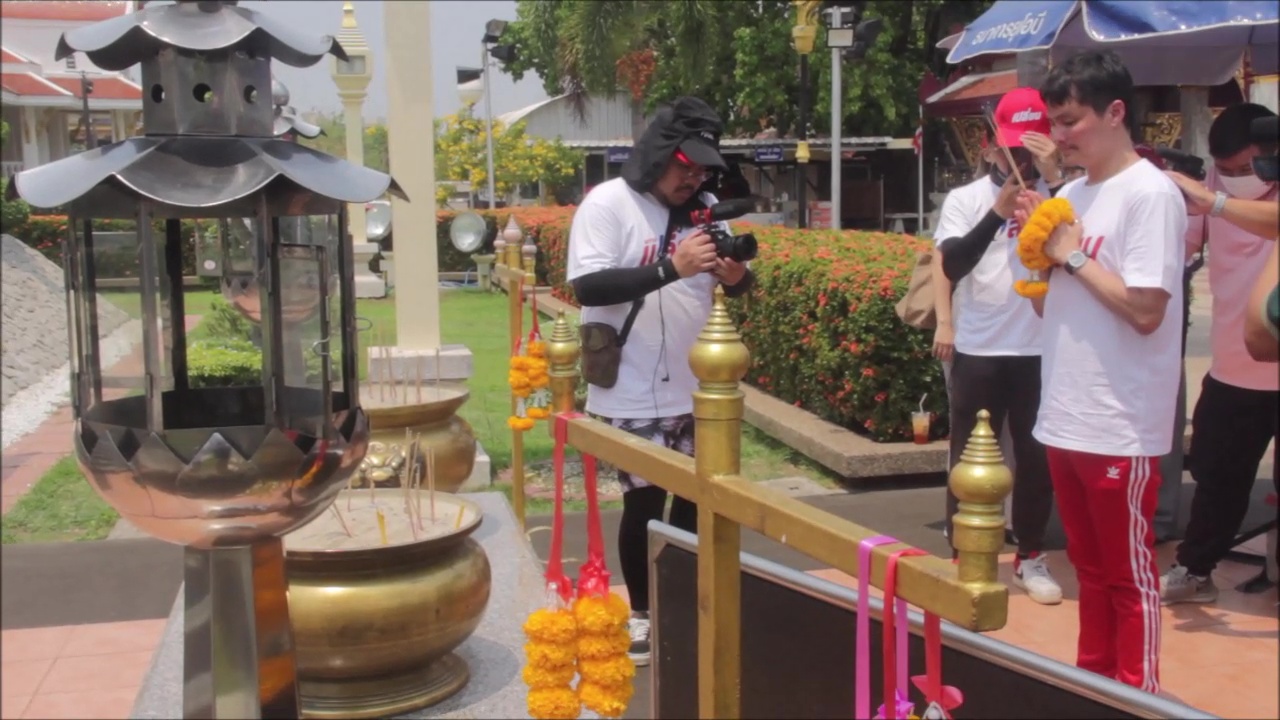 "นอท กองสลากพลัส"ลุยอุดรชูนโยบายหวยโอกาสสร้างเศรษฐี 2 ทางจุดธูปมงคลได้ 953