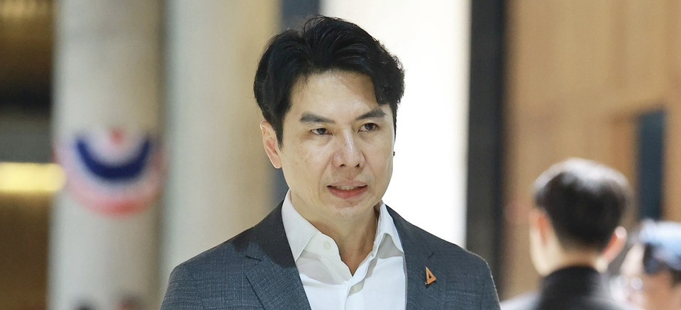 "พรรคส้ม" เสียงแตก! "ภาวุธ" จี้ปฏิรูป กมธ. "ภคมน" ชี้เป็นพื้นที่เรียนรู้ของ สส.