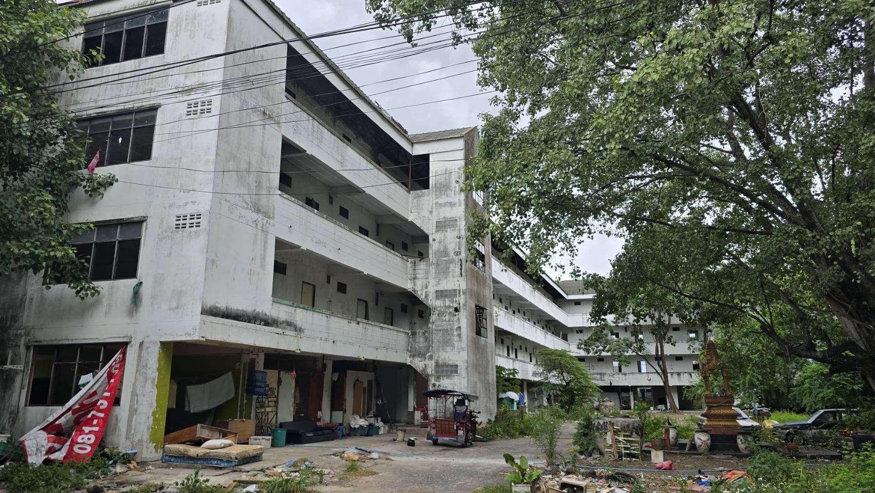 คืบหน้าหมู่บ้านประวรรดา ชาวบ้านถูกหมายจับ 24 ราย สภาทนายความเร่งช่วย 2 รายไร้เงินประกัน
