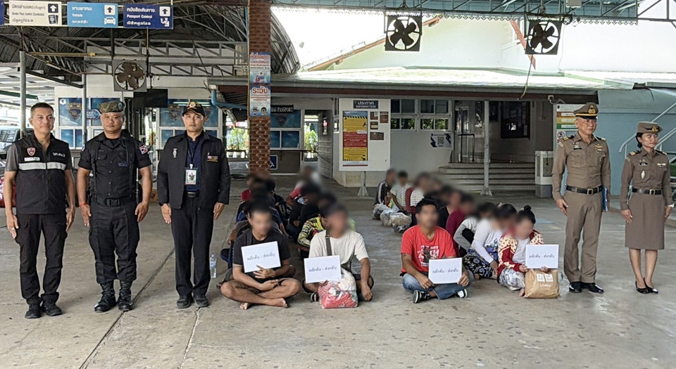 ส่งกลับชาวกัมพูชาพ้นโทษ 33 ราย กองทัพเรือยันคุมชายแดนจันทบุรี-ตราดเข้ม 100%