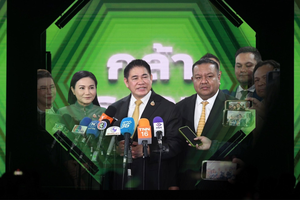 "ผู้กองนัส" เอาไงต่อ ? เจอแรงบีบจาก "บุรีรัมย์" ซ้ำด้วย เกมสกัด "เสรีพิสุทธิ์" ปิดทางร่วมรัฐบาล "อนุทิน2" 