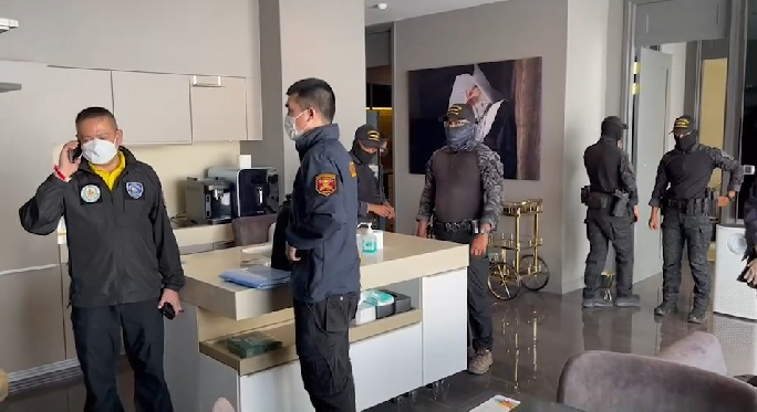 "รองต่อ" นำทีม ปูพรม 30 จุดทั่วประเทศ บุกทลายรัง”เบนซ์ เดม่อน ”ค้นคอนโดหรู ใจกลางสุขุมวิท 
