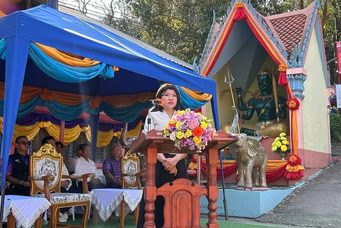 ผู้ว่าฯฉะเชิงเทราเปิดงานประเพณีขึ้นเขาเผาข้าวหลาม ประจำปี 2569