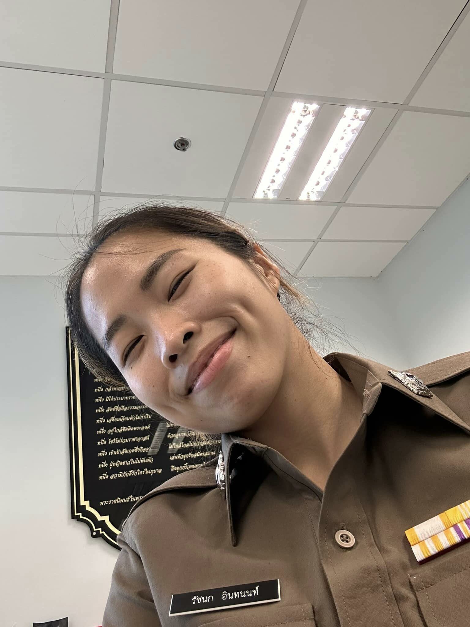 "เมย์ รัชนก" โพสต์รูปติดยศสิบตรี ประจำการกองบัญชาการตำรวจสอบสวนกลาง