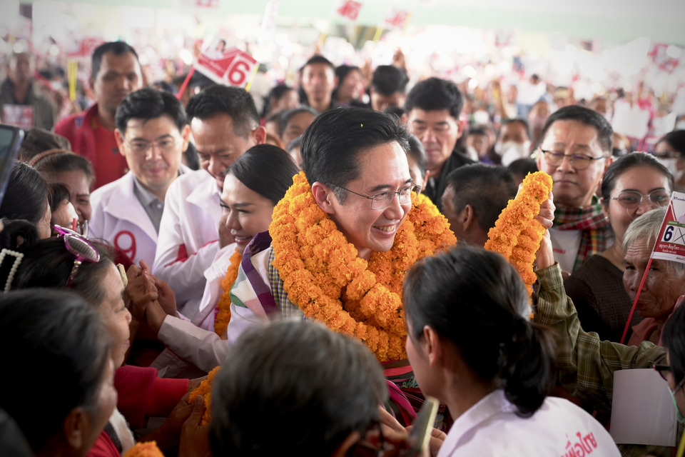 "ยศชนัน-ณัฐวุฒิ" หาเสียงร้อยเอ็ด เดินหน้านโยบาย "เศรษฐีเงินล้าน"  พร้อมชูแก้หนี้-ลดค่าไฟ ทำได้ทันที