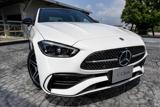 เบนซ์ C 350e AMG Dynamic รุ่นพิเศษ “Night Edition”