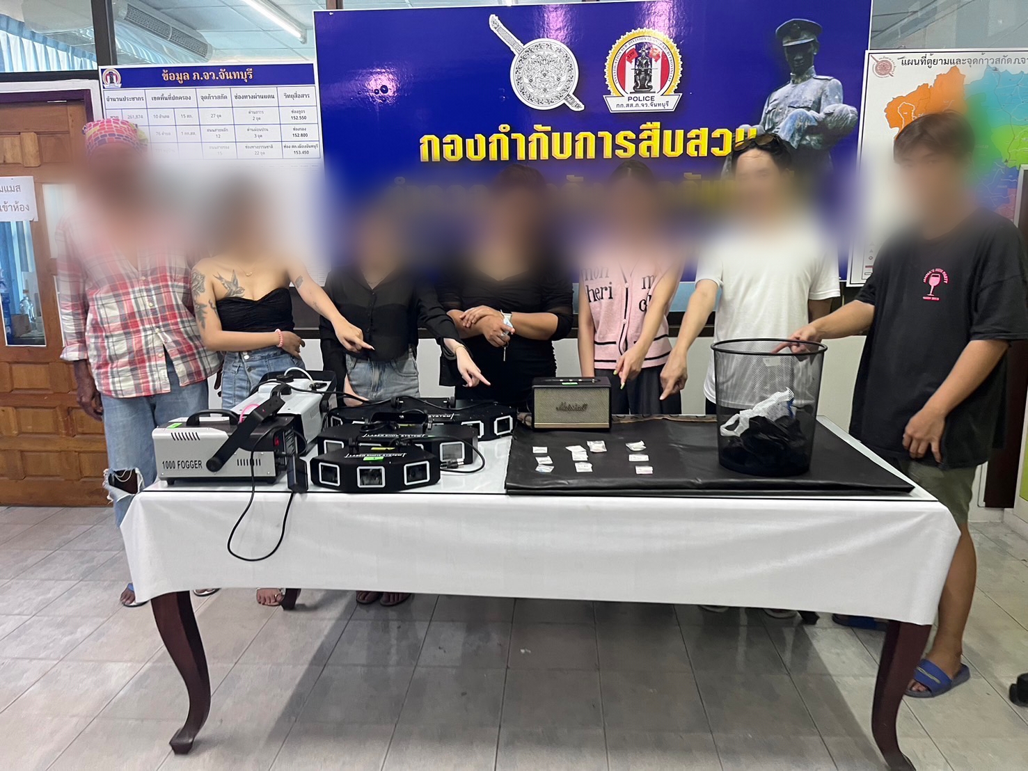 เย้ยกฎหมาย สืบฯจันทบุรี บุกจับวัยรุ่นเปิดห้องมั่วสุม จัดปาร์ตี้  เสพยาเค ยาอี กลางวันแสกๆ ได้ผู้ต้องหา 6 ราย พร้อมของกลาง