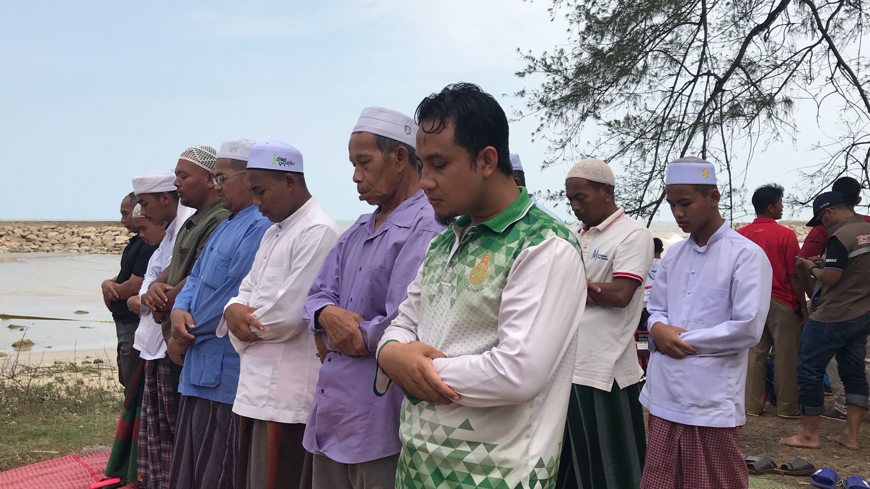 ผู้ว่าฯนราพร้อมนายกเหล่ากาชาด รุดลงพื้นที่ตรวจสอบเหตุเด็กจมน้ำ 10 ราย  