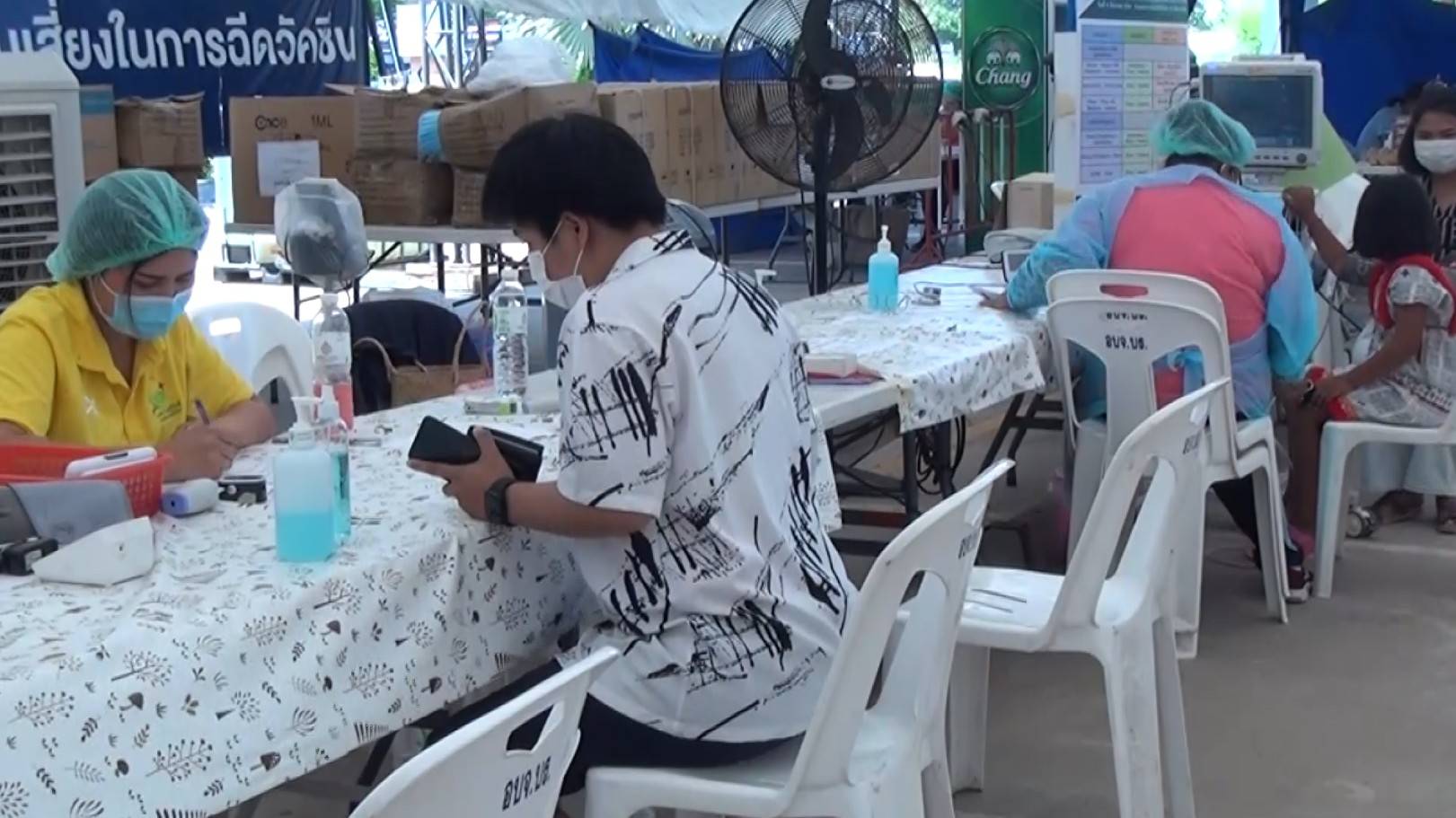สธ.บุรีรัมย์​ เร่งรณรงค์ ปชช.และกลุ่ม 608 ฉีดวัคซีนเข็มกระตุ้น​ ป้องกันโควิดระบาดระลอกใหม่​ หลังพบติดเชื้อสัปดาห์ 50 ราย