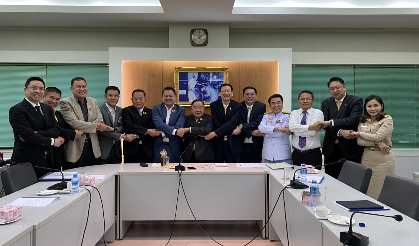 มาแล้ว! "บิ๊กป้อม" ตอบรับ "นั่งหัวหน้าพปชร." กำชับ "รักสามัคคี-ทำงานดี-ห้ามแตกแยก"