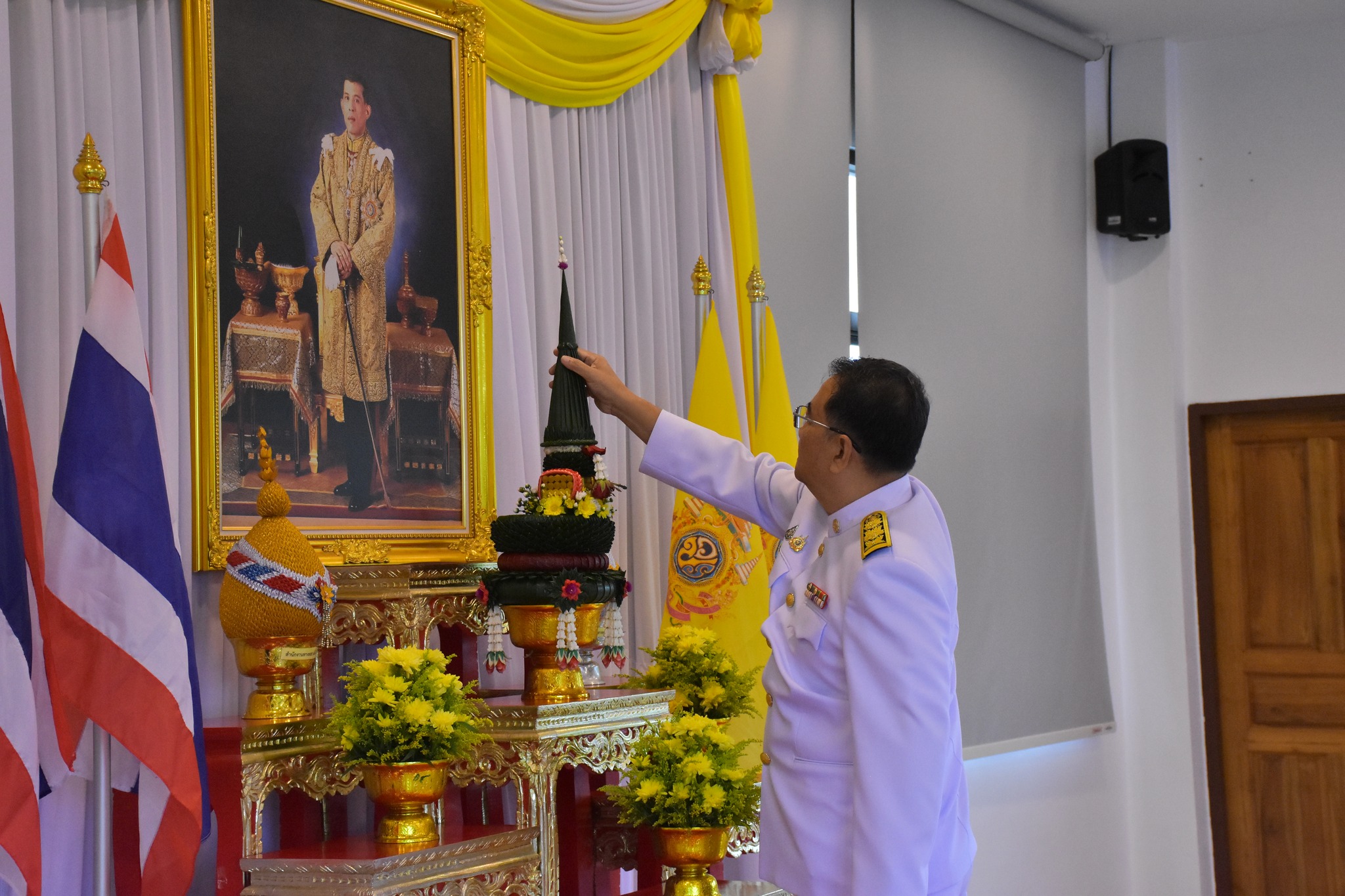 ผู้อำนวยการสำนักงานทางหลวงที่ 4  ร่วมกิจกรรม“คมนาคมร้อยดวงใจ  เทิดไท้องค์ราชัน”ของหน่วยงานในจังหวัดตาก 