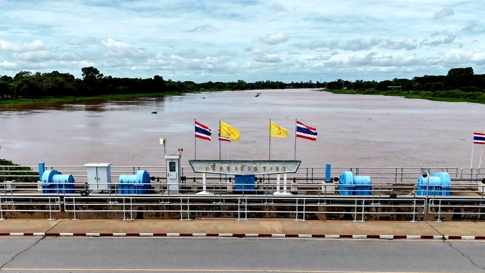 พิษ “คัลแมกี” ดันน้ำเหนือหลากท่วม เร่งระบายน้ำผ่านเขื่อนเจ้าพระยา