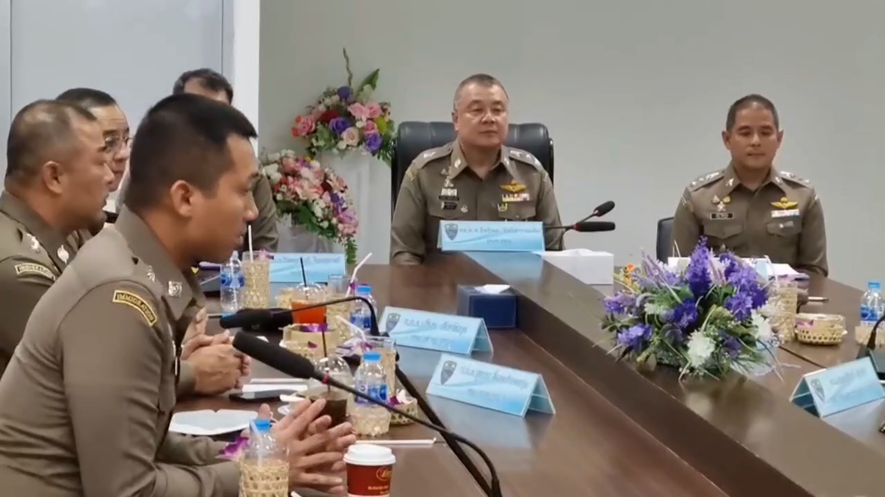 ผู้บัญชาการตม.ลงพื้นที่ด่านศุลกากรช่องเม็กเข้มตำรวจประจำด่านชายแดนเตรียมพร้อมรับเทศกาลสงกรานต์ 