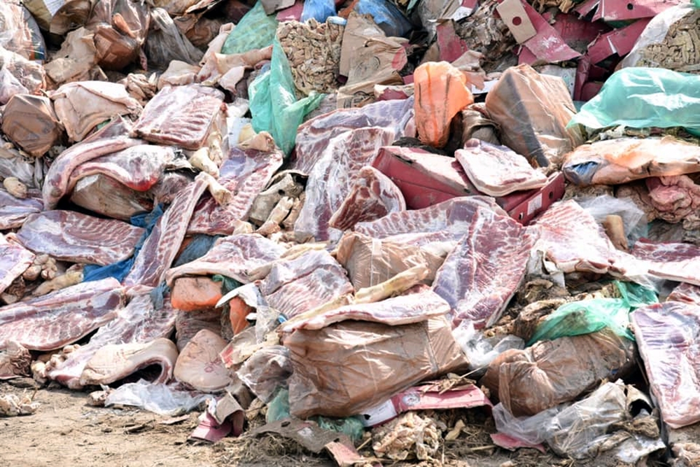 “หมูเถื่อน” กดราคาหมูไทยยับเกินเส้นขาดทุน วอนรัฐป้องกันจริงจัง ด้านกรมศุลฯ เตรียมเปิดตู้คอนเทนเนอร์ตกค้าง 23 กพ. นี้