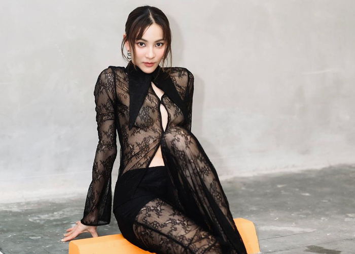 เกินต้าน!"กรีน อัษฎาพร" สวมชุดลูกไม้ซีทรู โชว์หน้าท้องสุดเซกซี่