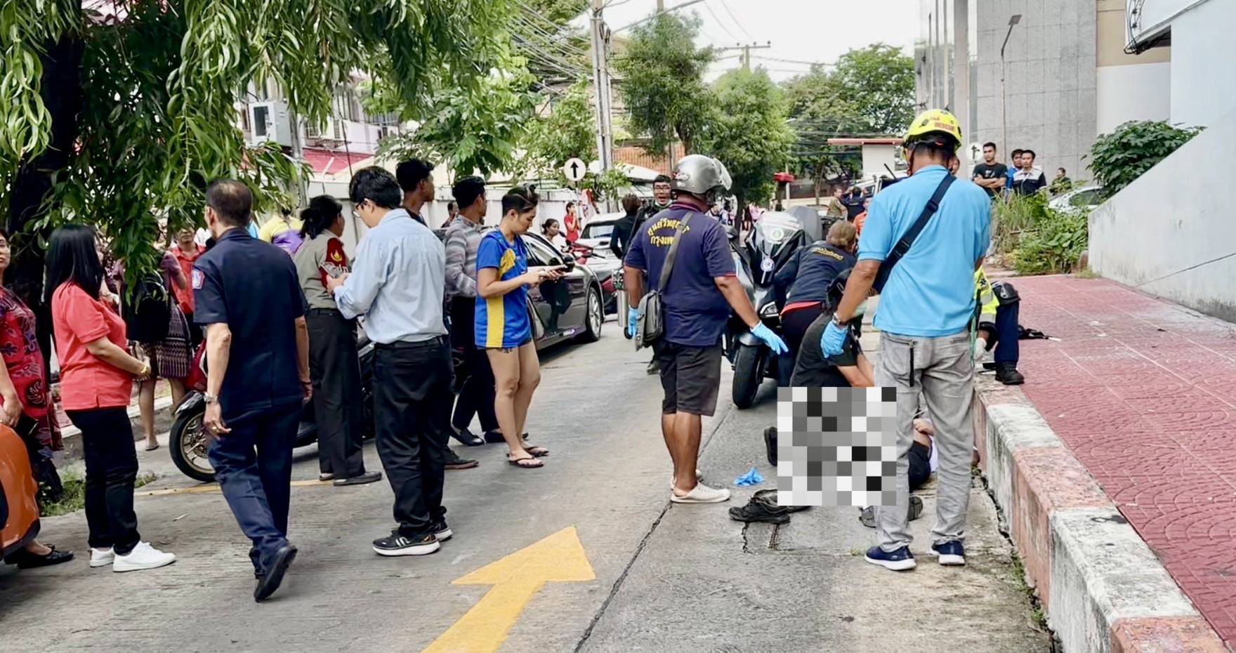 เด็กม.2โรงเรียนชื่อดังตกจากอาคารจอดรถ10ชั้นคอนโดย่านประชานิเวศน์ 1 จนท. เร่งหาสาเหตุ