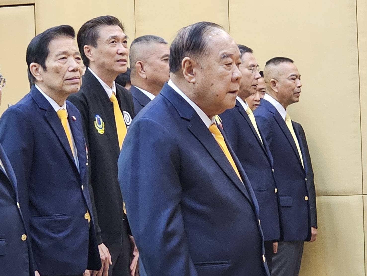 "ประวิตร"  นำ "คกก.-จนท." โอลิมปิกไทย- สมาคมกีฬา ถวายพระพรชัยเฉลิมพระเกียรติพระบาทสมเด็จพระเจ้าอยู่หัว 