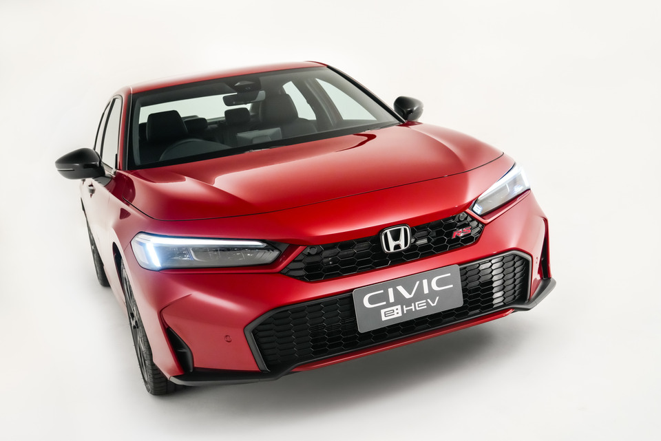 ครั้งแรกปลุกสัญชาตญาณสปอร์ต Honda S+ Shift  Civic e:HEV ใหม่ เพิ่ม Blind Spot Information และ Cross Traffic Monitor พิเศษ จองวันนี้ถึงวันที่