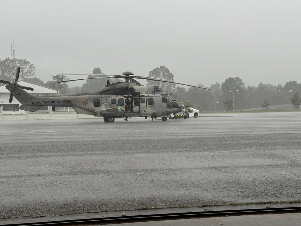 "กองทัพอากาศ" ส่ง ฮ.H225M นำถังออกซิเจน - เวชภัณฑ์ ช่วย รพ.หาดใหญ่ กลางวิกฤตน้ำท่วมใต้ ย้ำ ‘We leave no man behind’