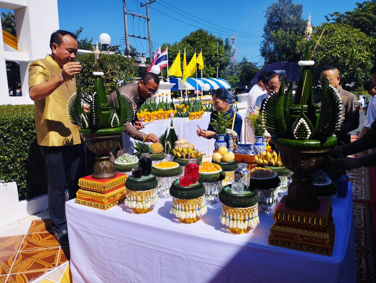 "ยโสธร"สภ.มหาชนะชัยทำพิธียกสุวรรณฉัตรครบรอบ 2 ทศวรรษ 20 ปี พระพุทธมหาชนะชัยมงคลมุนี
