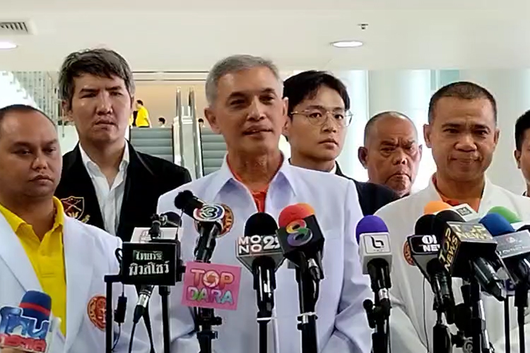 ‘ทนายกระดูกเหล็ก’ ยกทัพร้อง พม. เอาผิด ผปค.เด็กเชื่อมจิต ผิด พรบ.คุ้มครองเด็ก