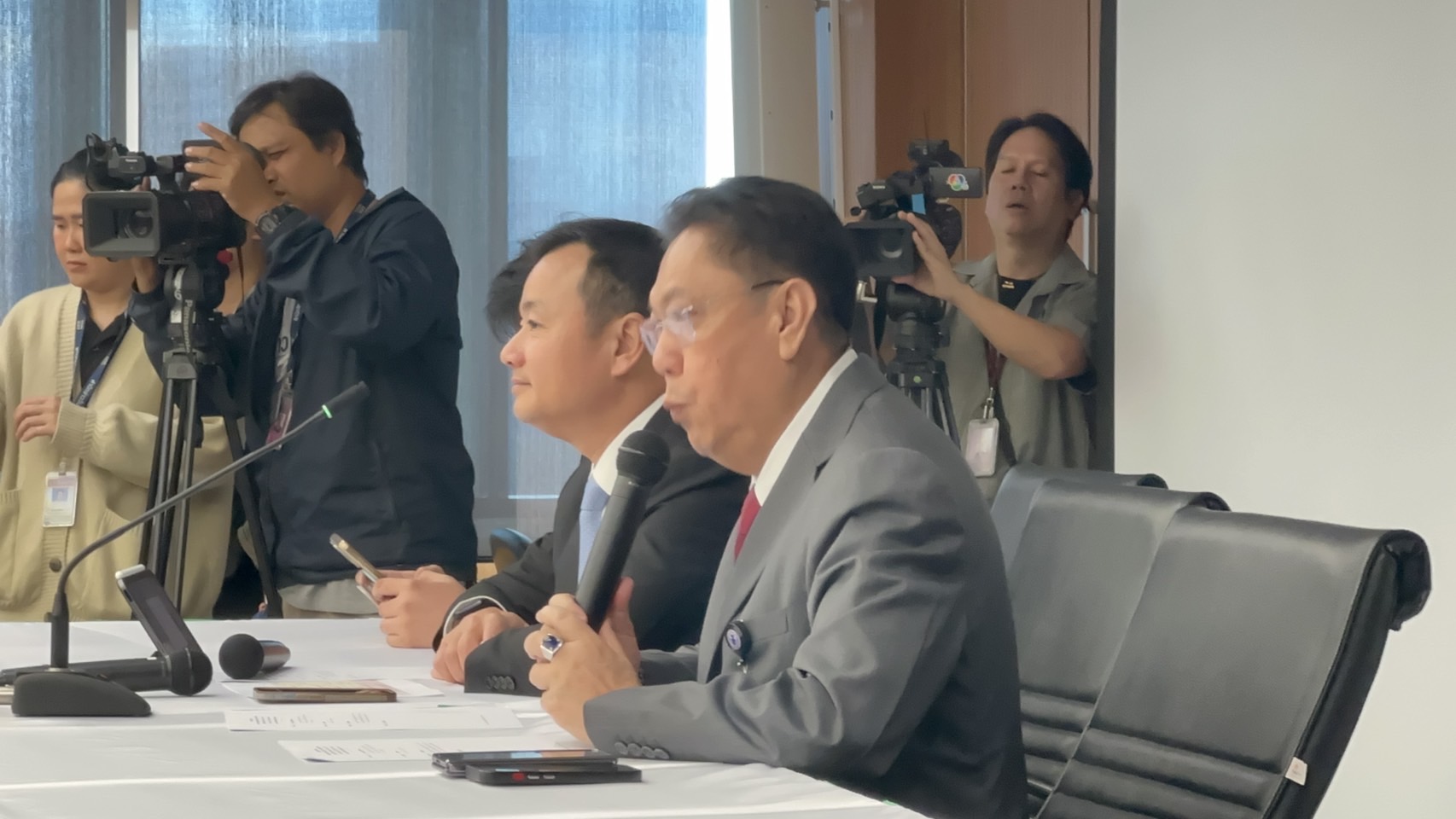 “วิสุทธิ์” ขอสส.เพื่อไทยอยู่เป็นองค์ประชุมสภาฯ พร้อมนัดก่อน 7 โมงพรุ่งนี้ขึ้นรถไฟที่หัวลำโพง